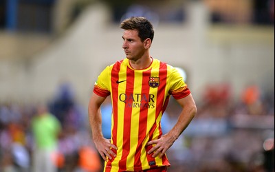 DP体育快讯-加维被铲伤担架离场全场起立鼓掌