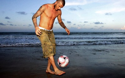 DP体育热议-劳塔罗点球被扑出后补射